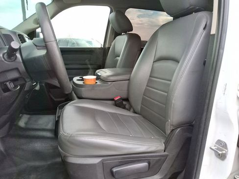 Used 2019 RAM 1500 Tradesman w/ Chrome Appearance Group AWD/4WD image 12