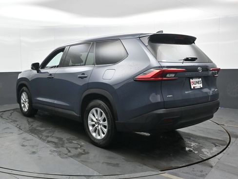 Used 2024 Toyota Grand Highlander XLE image 11