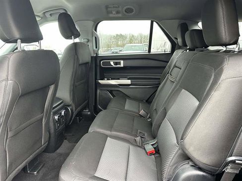 Used 2023 Ford Explorer XLT image 11