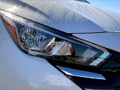 Used 2023 Nissan Versa SV FWD image 27