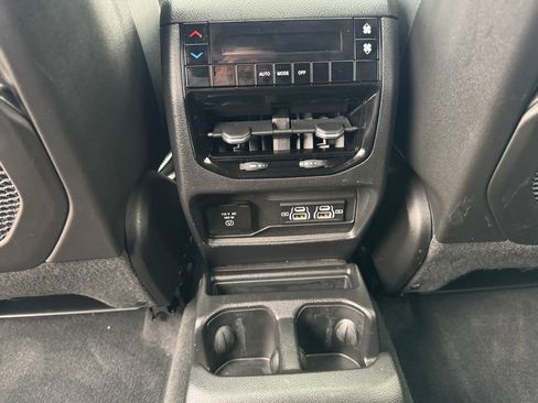 Used 2023 Jeep Grand Cherokee L Altitude image 41