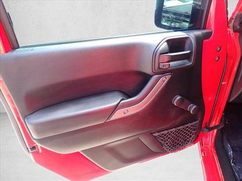 Used 2018 Jeep Wrangler Unlimited Sport w/ Connectivity Group AWD/4WD image 11