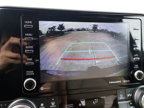 Used 2022 Toyota Highlander XLE image 20