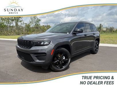 Used 2023 Jeep Grand Cherokee Altitude