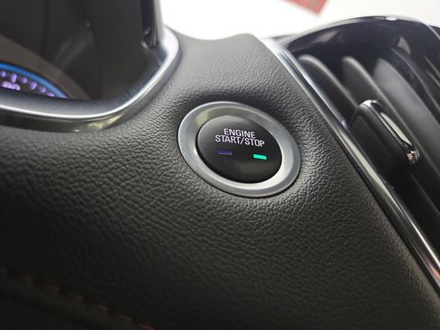 Used 2023 Chevrolet Traverse RS image 27