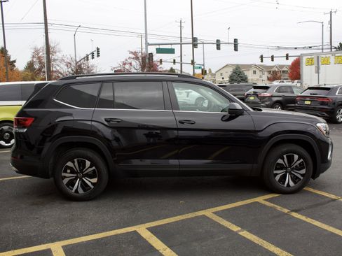 New 2026 Volkswagen Atlas SE image 4