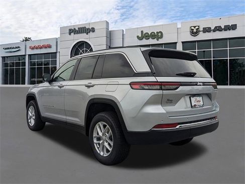 New 2025 Jeep Grand Cherokee Laredo X w/ Luxury Tech Group I image 6