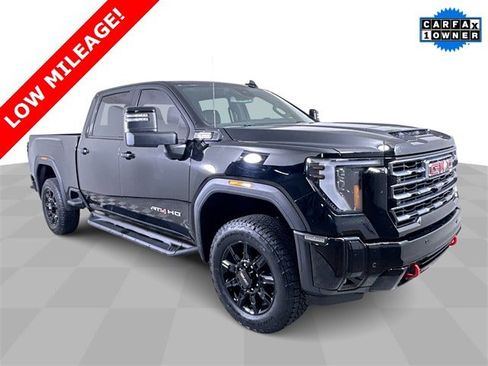 Used 2025 GMC Sierra 2500 AT4 image 2