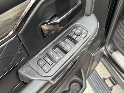 Used 2025 RAM 3500 Limited AWD/4WD image 12