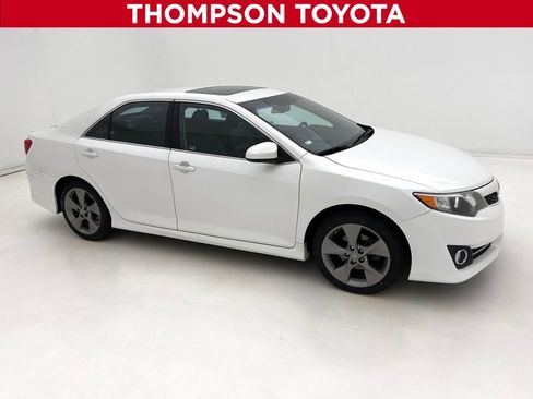 Used 2014 Toyota Camry SE w/ Leather Package image 1