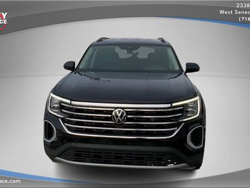 Used 2024 Volkswagen Atlas SE image 2