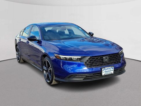 Used 2023 Honda Accord Sport image 2