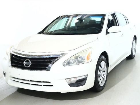 Used 2014 Nissan Altima 2.5 S image 3