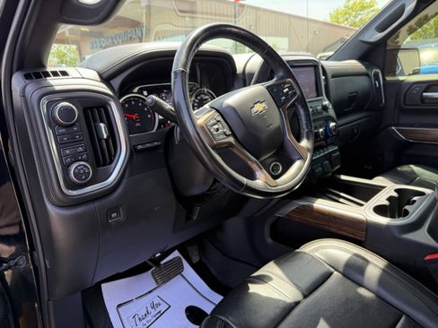 Used 2019 Chevrolet Silverado 1500 High Country w/ Technology Package AWD/4WD image 19