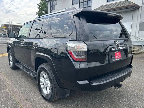 Certified 2024 Toyota 4Runner SR5 Premium w/ Moonroof Package AWD/4WD image 7