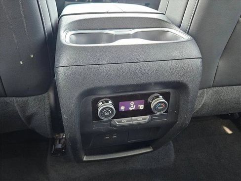 Used 2025 Buick Enclave Preferred AWD/4WD image 16