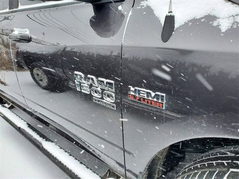 Used 2019 RAM 1500 Big Horn image 3