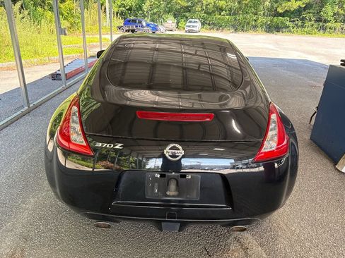 Used 2014 Nissan 370Z Coupe RWD image 7