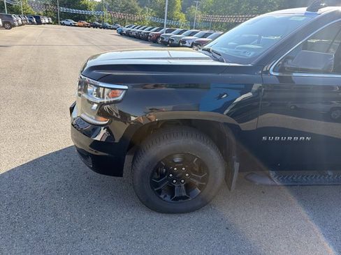 Used 2020 Chevrolet Suburban LT AWD/4WD image 9