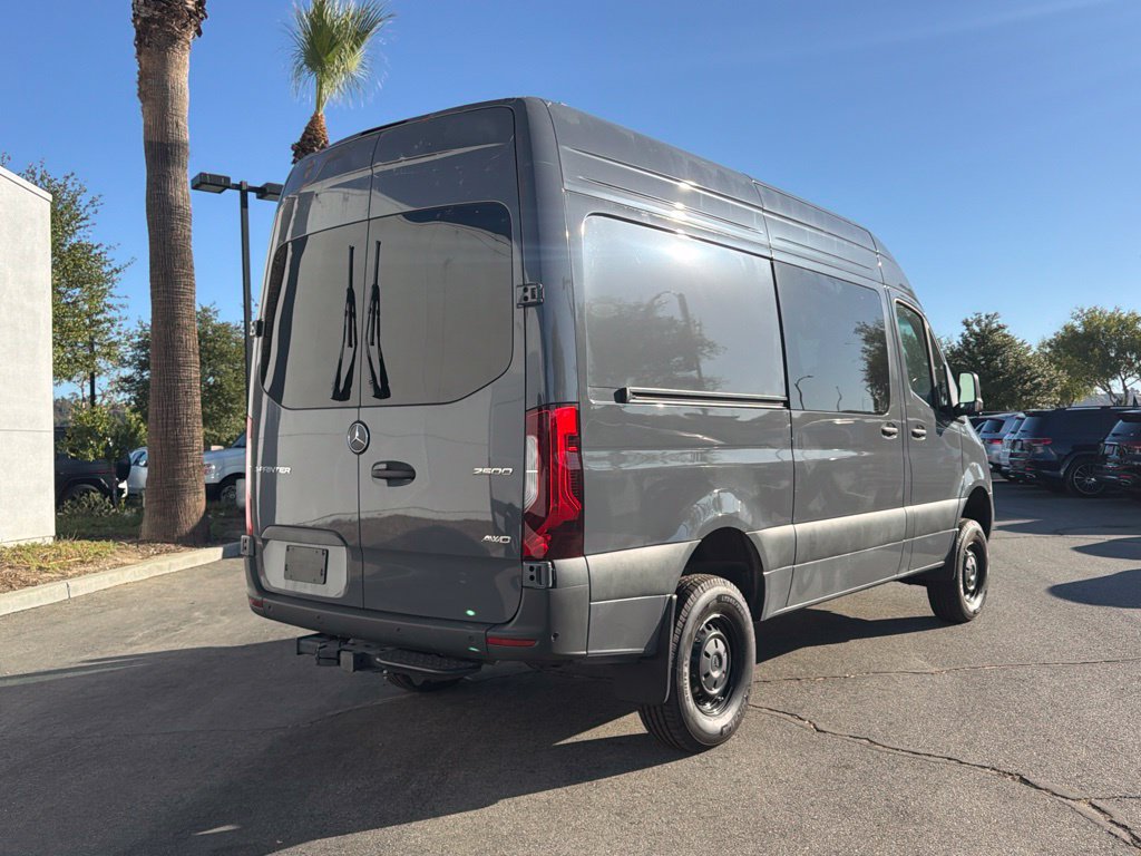 Used 2026 Mercedes-Benz Sprinter 2500 w/ Winter Package Plus image 8