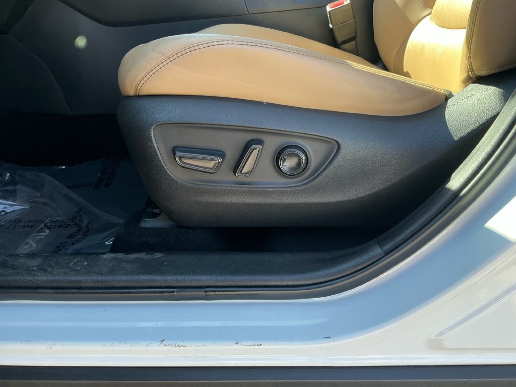 Used 2019 Toyota RAV4 XLE Premium w/ Cold Weather Package AWD/4WD image 17
