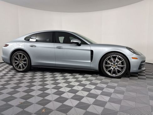 Certified 2019 Porsche Panamera image 8