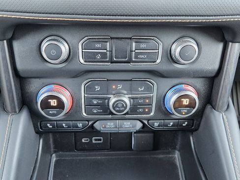 Used 2022 GMC Yukon AT4 image 22