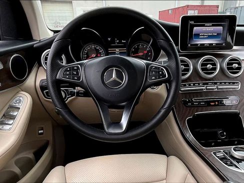 Used 2019 Mercedes-Benz GLC 300 image 6