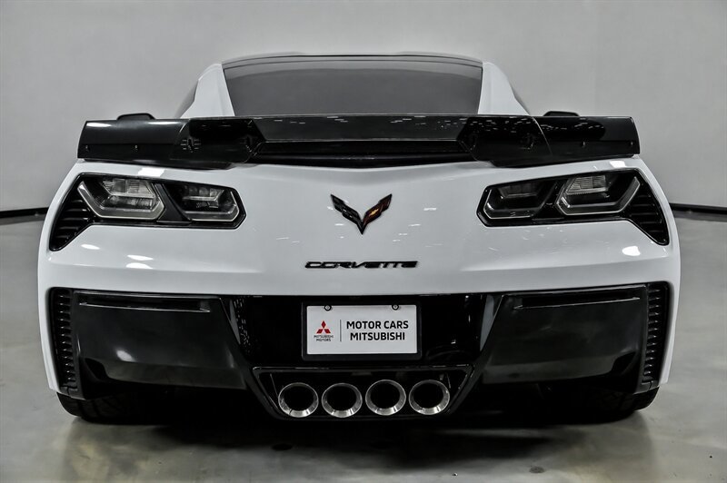 Used 2016 Chevrolet Corvette Z06 w/ 3LZ Preferred Equipment Group RWD image 8