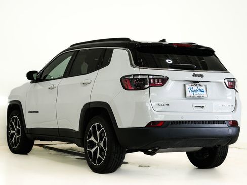 Used 2025 Jeep Compass Limited image 8