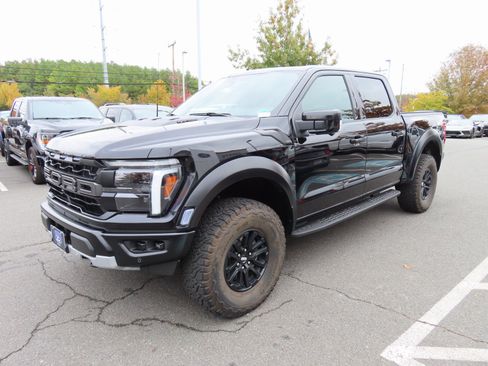 Used 2025 Ford F150 Raptor image 3