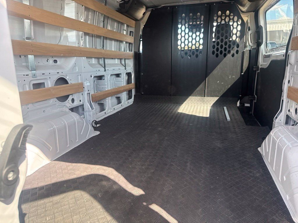Used 2025 Ford Transit 250 Low Roof w/ Exterior Upgrade Package RWD image 5