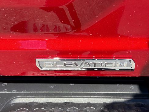 Used 2025 GMC Canyon Elevation w/ Convenience Package image 11