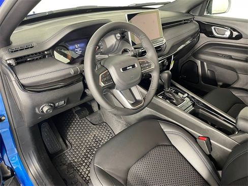 New 2025 Jeep Compass Latitude w/ Sun & Sound Group image 3