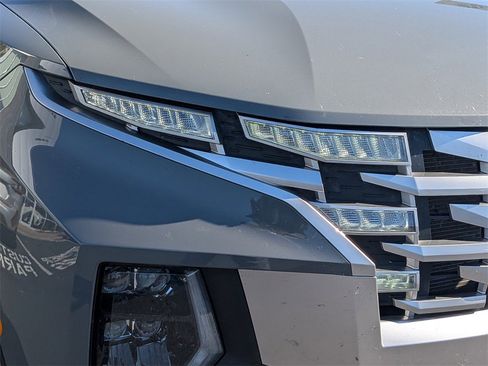 Used 2022 Hyundai Santa Cruz SEL Premium image 10