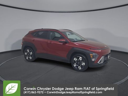 Used 2025 Hyundai Kona SEL image 2