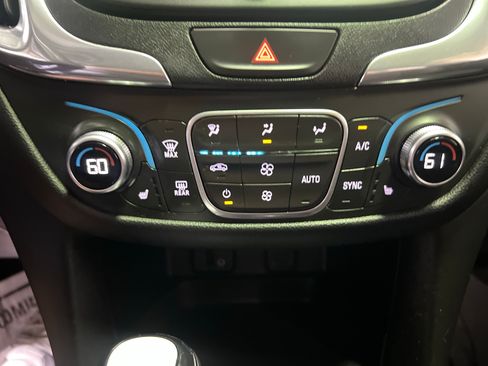 Certified 2018 Chevrolet Equinox LT FWD image 43