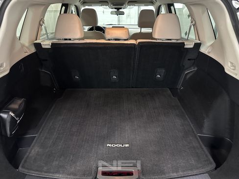 Used 2021 Nissan Rogue SV FWD image 50