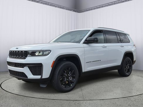 New 2026 Jeep Grand Cherokee L 2WD image 1