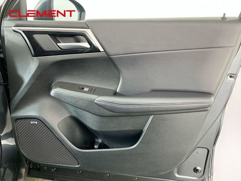 Used 2025 Mitsubishi Outlander SE FWD image 37