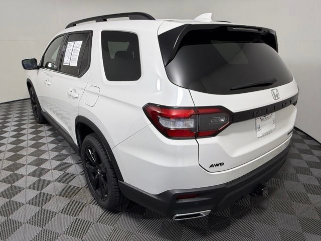 Used 2025 Honda Pilot Black Edition image 4