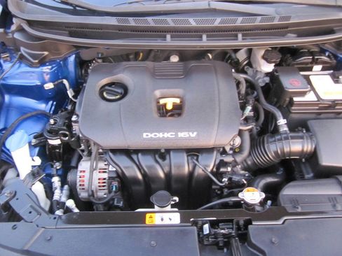 Used 2018 Kia Forte LX image 17