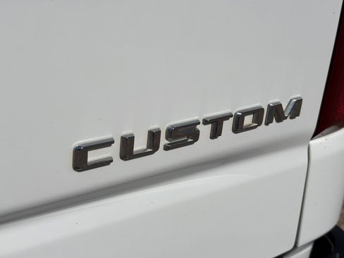 Used 2023 Chevrolet Silverado 1500 Custom AWD/4WD image 9