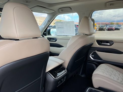 New 2025 Nissan Armada Platinum image 19