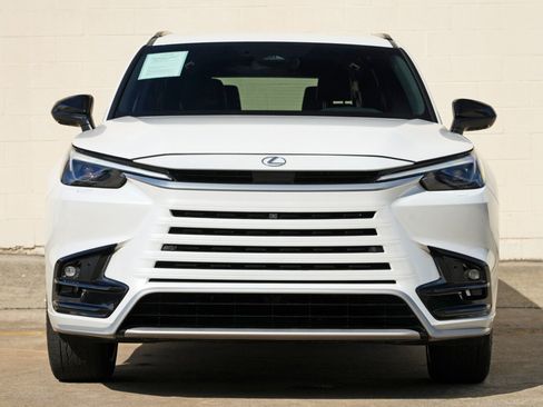 Used 2024 Lexus TX 500h AWD w/ Technology Package image 7