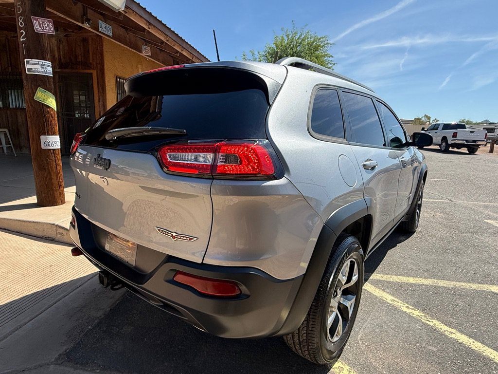 Used 2016 Jeep Cherokee Trailhawk w/ Cold Weather Group AWD/4WD image 8