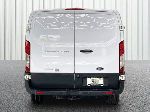 Used 2017 Ford Transit 250 130 Low Roof RWD image 5