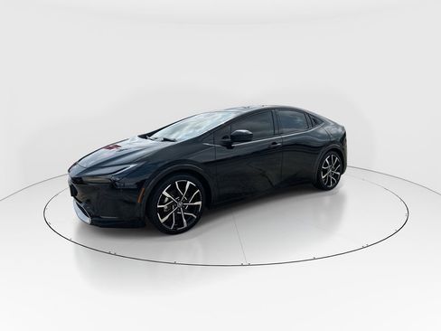 Used 2024 Toyota Prius Prime FWD image 4