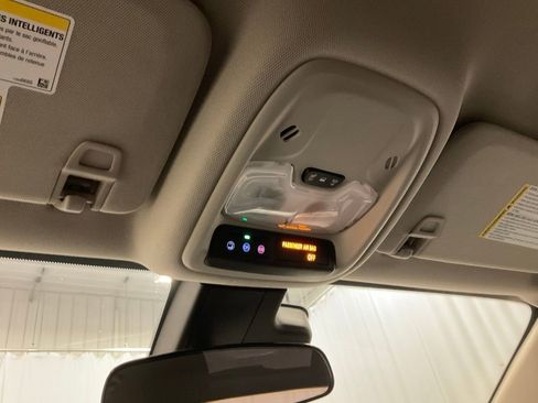 Used 2024 Buick Encore GX Sport Touring image 23