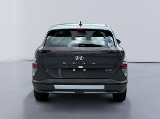 New 2025 Hyundai Kona SE FWD video 4